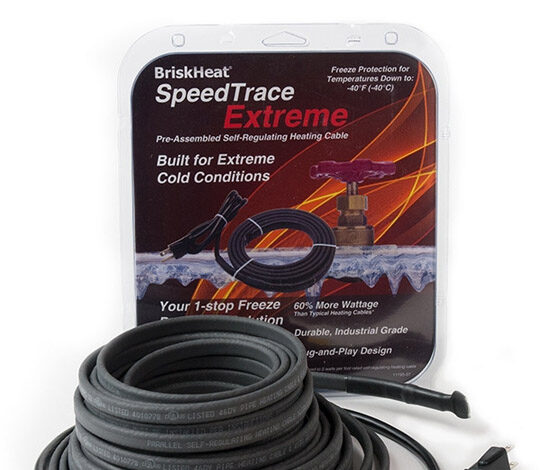 SpeedTrace Extreme. The cable is coiled. Behind the coiled cable is packaging. The packaging says the words "SpeedTrace Extreme"
